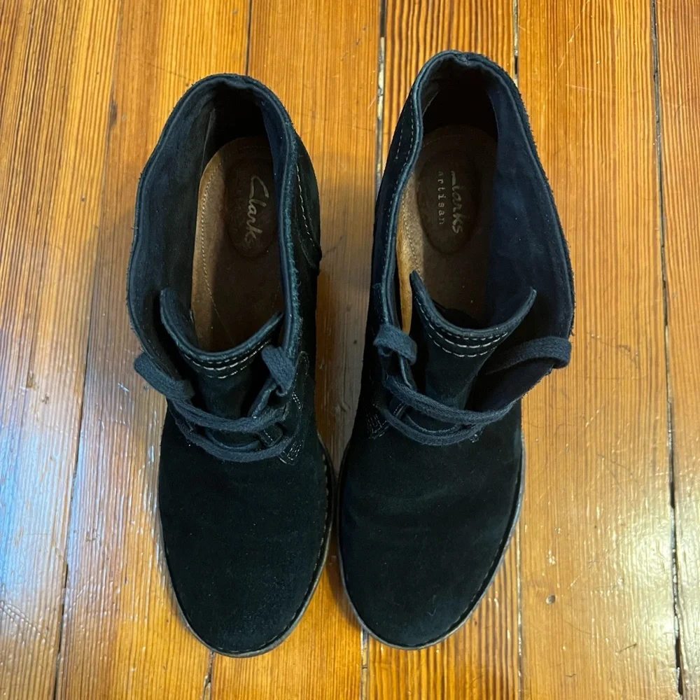 CLARKS Carleta Lyon Black Suede Lace Up Booties‎ Size 6
